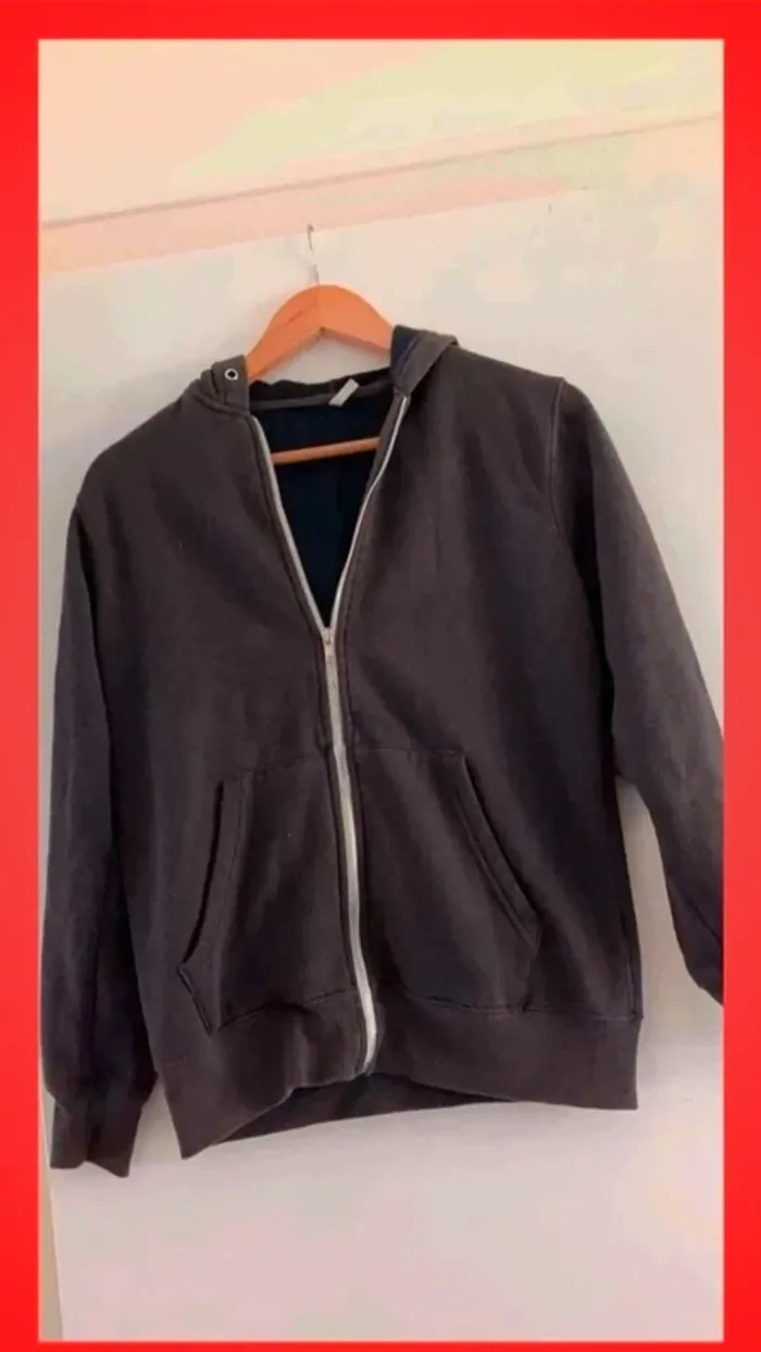 Gilet à capuche zippé – Taille 15 ans / 170 cm – Bon état - photo numéro 2