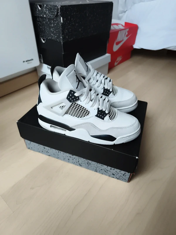 Baskets Jordan Air Jordan 4 Retro - Taille 39