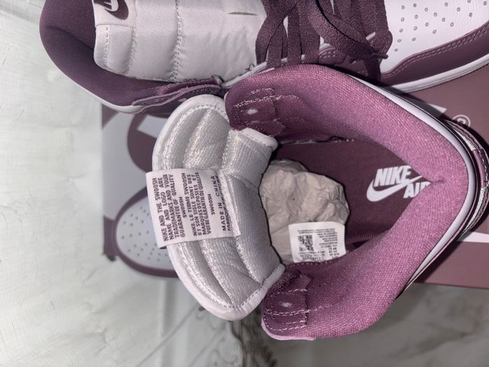 Air Jordan 1 Retro High OG – Mauve / Blanc – Neuves - photo numéro 5
