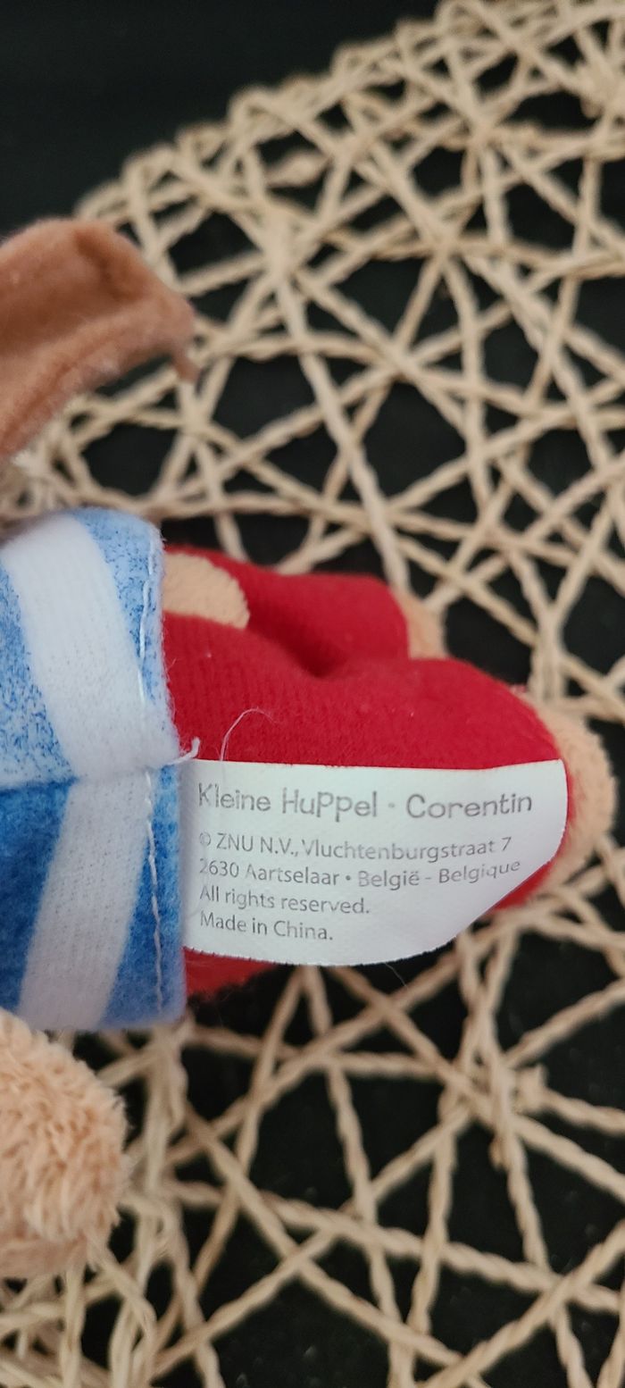 Doudou peluche lapin beige Corentin kleine Huppel 20 cm rouge tee-shirt rayures - photo numéro 4