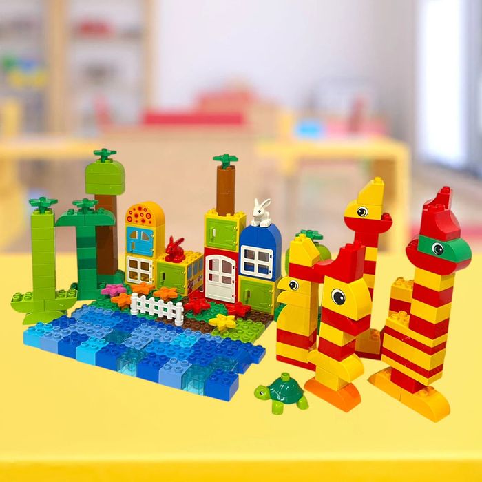Très gros lot de Lego Duplo 165 pièces - la maison dans la forêt, le lac et les animaux - photo numéro 3
