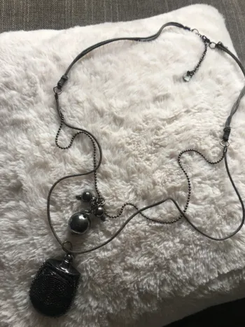 Collier long