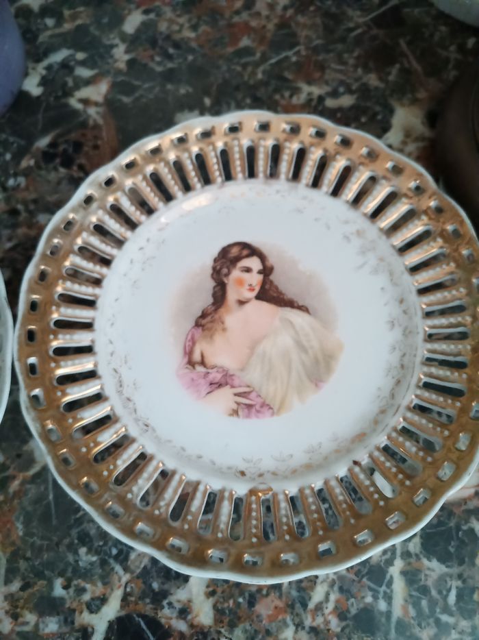 2 assiettes en porcelaine - photo numéro 6
