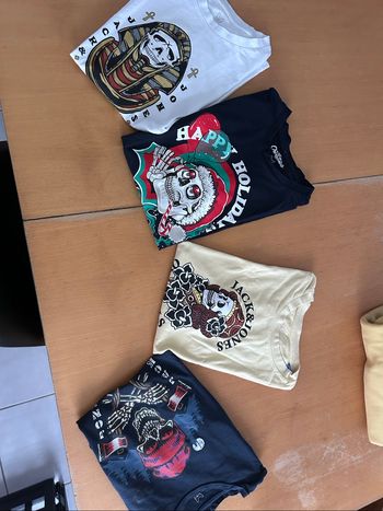 Lot tee shirts