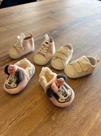Lot 3 paires chaussures chaussons bébé fille