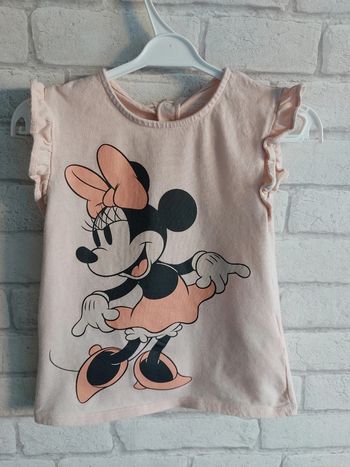 Tee-shirt Disney Baby taille 24 mois