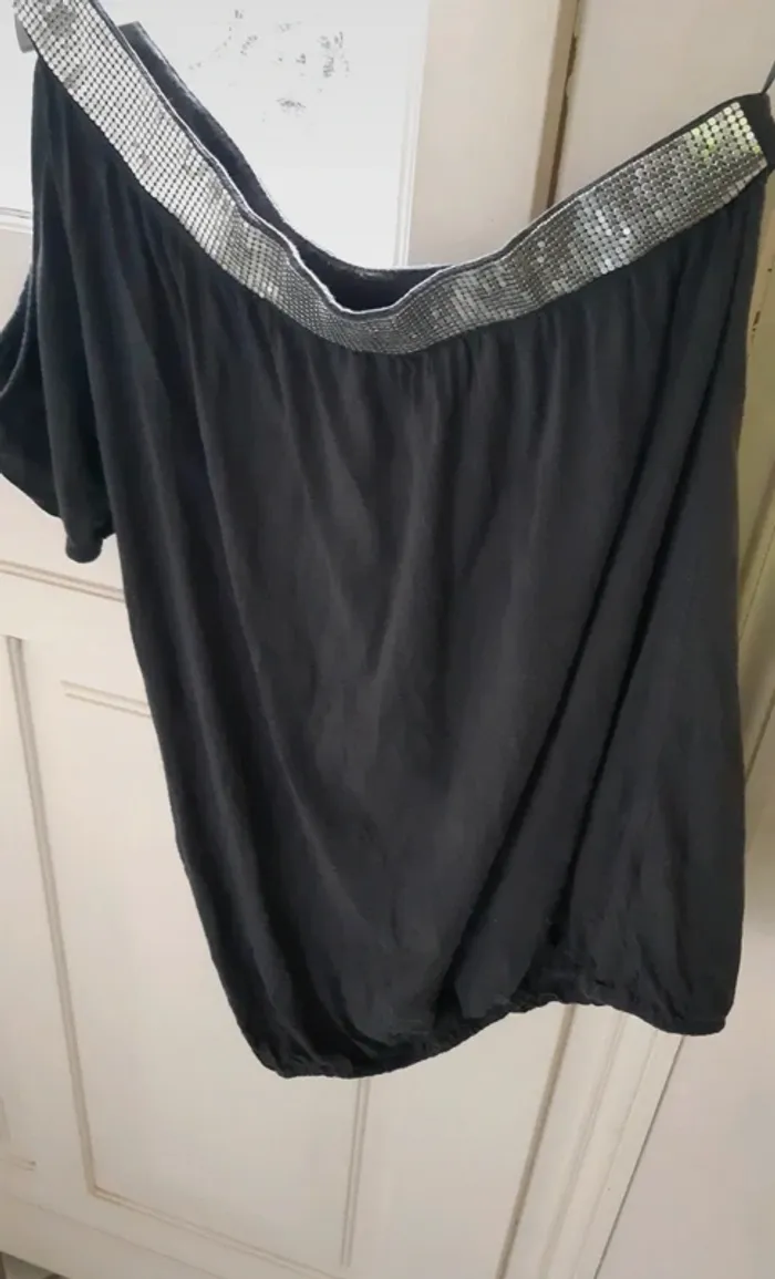 Top asymétrique avec col metal taille L - photo numéro 5