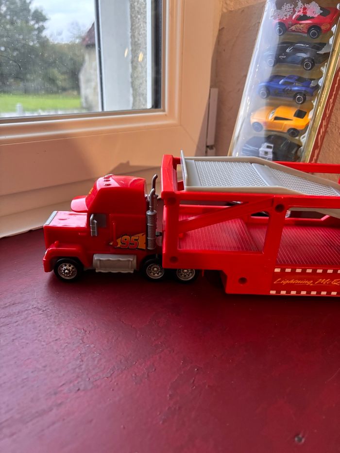 Camion transporteur Mack rampe - remorque amovible - 6 voitures NEUF - Mattel Disney Pixar Cars - photo numéro 2