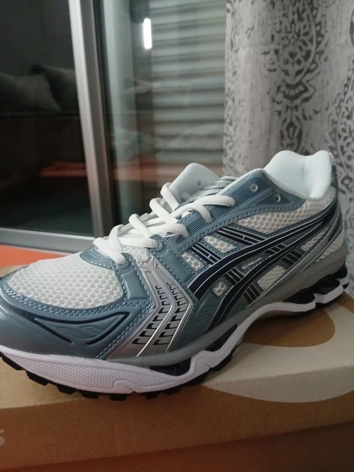 Asics Gel Kayano 14 Taille 40 - photo numéro 3