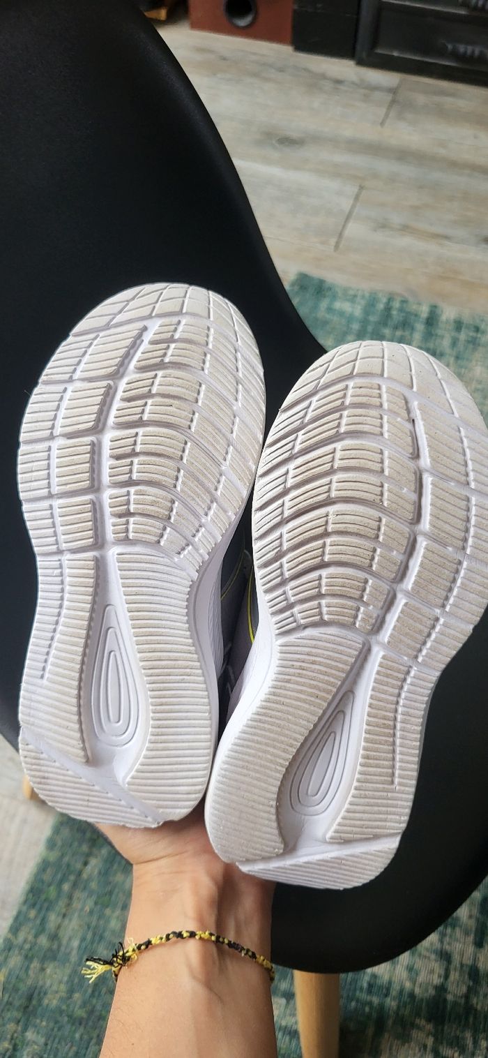 Baskets Tex grises et jaunes. Pointure 29 - photo numéro 8