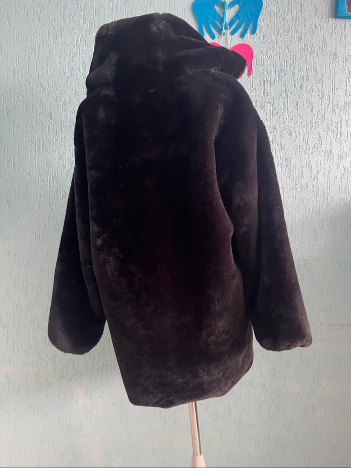 Manteau fausse fourrure - photo numéro 3