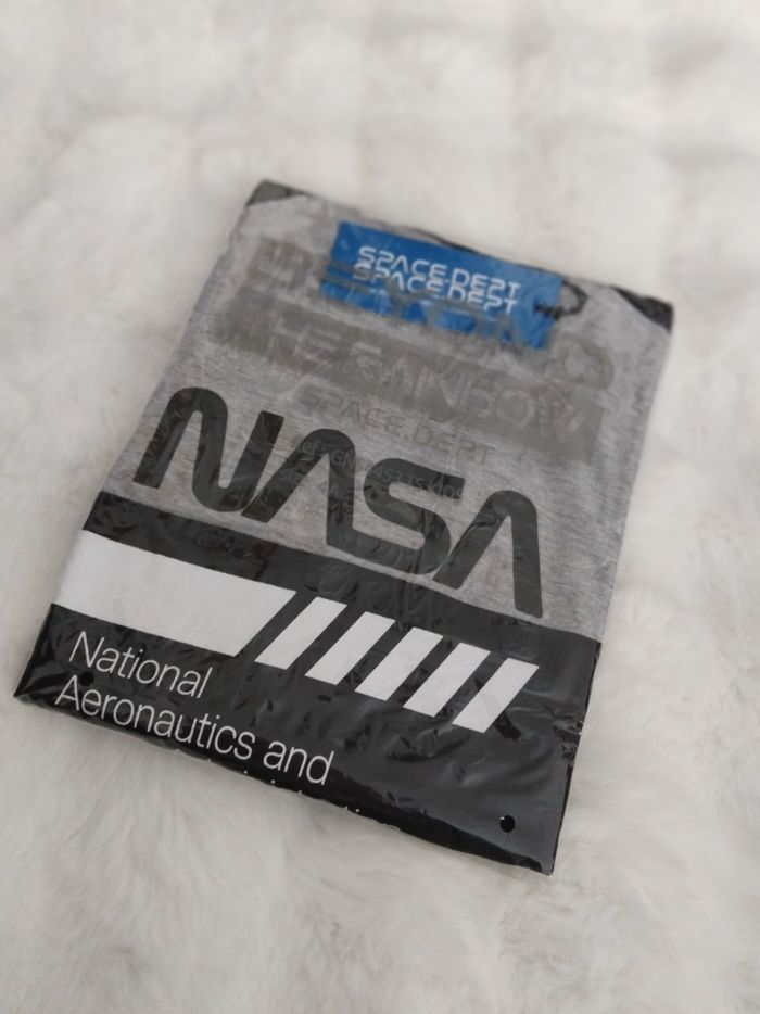 Tee-shirt Nasa manches longues, Beyond the rainbow, neuf avec étiquettes - photo numéro 6