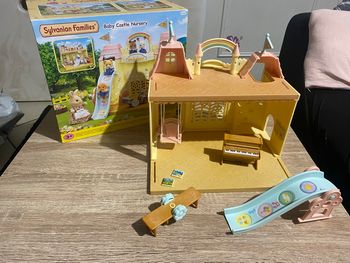 Sylvanian famille baby castle nursery 