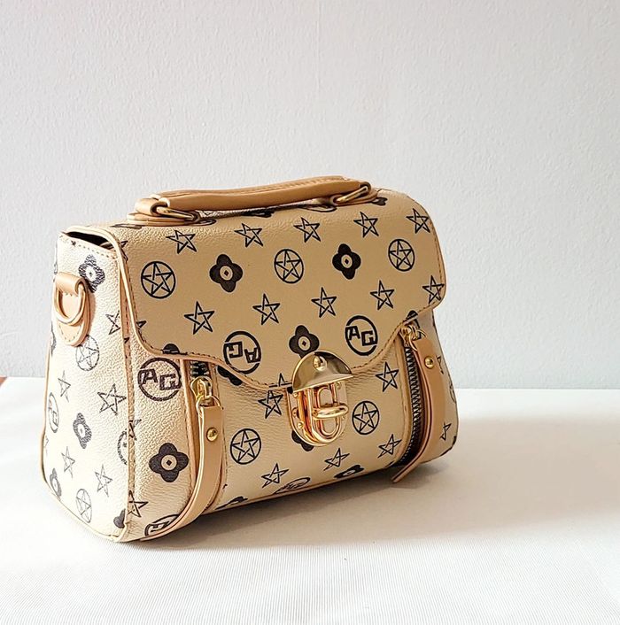Sac à main beige imprimé doré – Élégant et tendance avec bandoulière - photo numéro 4