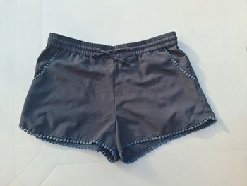 Short léger noir 10ans