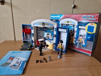 Playmobil coffre commissariat de police. Référence 70306