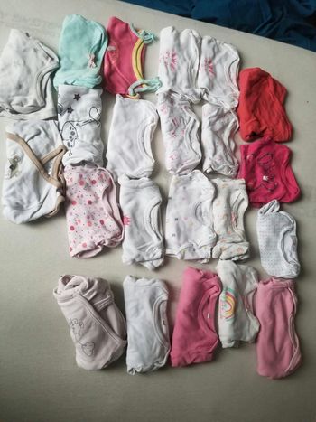 Lot bodys fille 3 mois