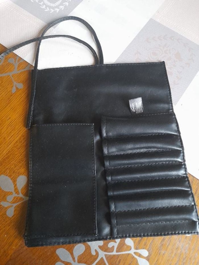 Pochette de rangement noire pour pinceaux de maquillage