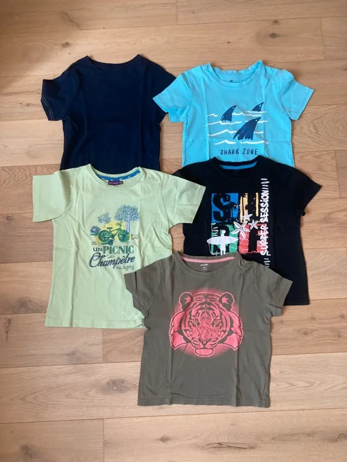 Lot 5 t shirts