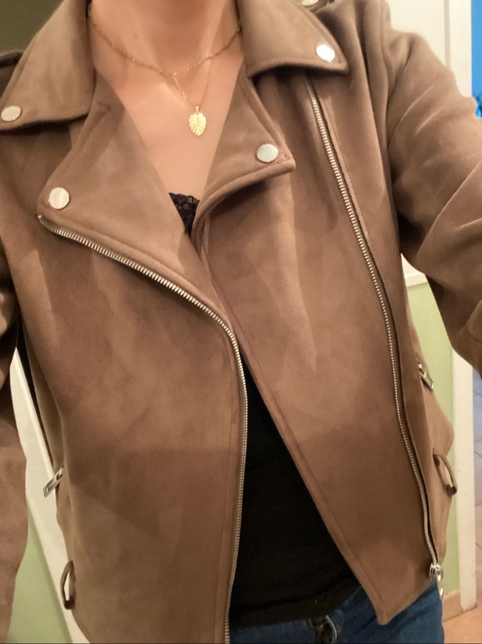 Perfecto en suédine mi-saison pour femme , en très bon état , taille 42 - photo numéro 8