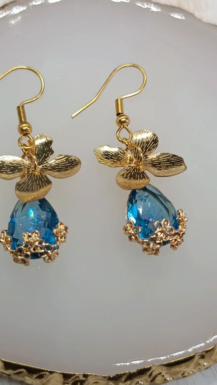 Jolies boucles d'oreilles pendantes - photo numéro 2