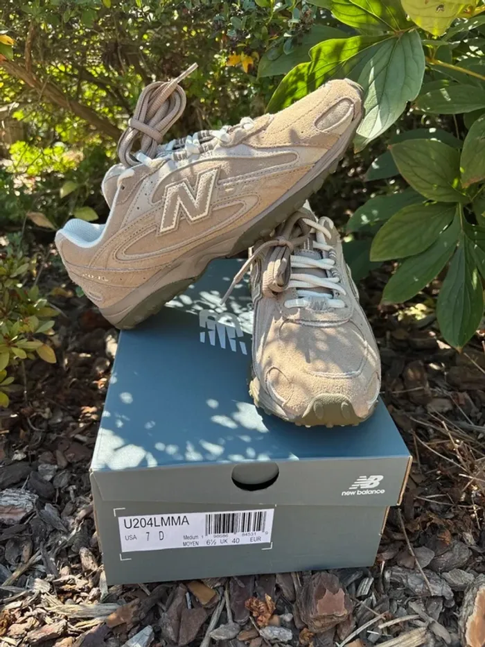 New balance 204 L Mushroom Arid Stone 40