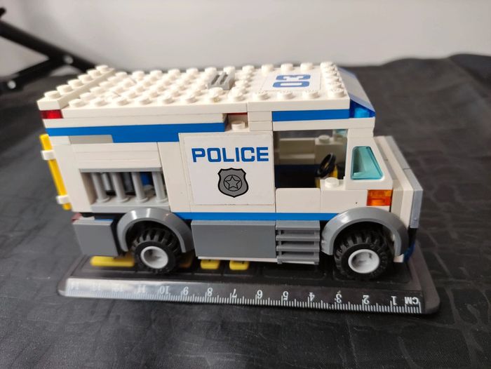 Fourgon de police LEGO - photo numéro 8