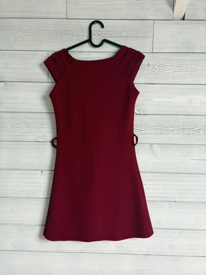 Robe bordeaux - photo numéro 2