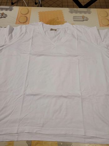 T-shirt col V femme daxon taille 66/68