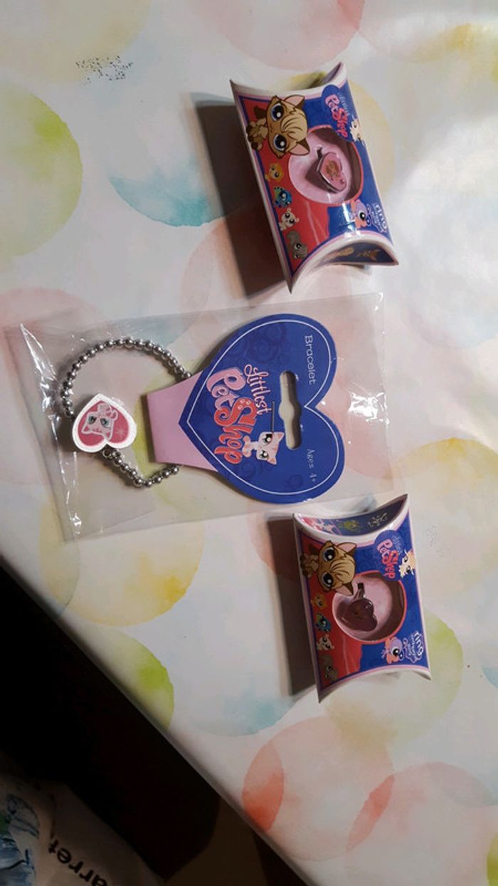 Lot bracelet et 3 bagues petshop
