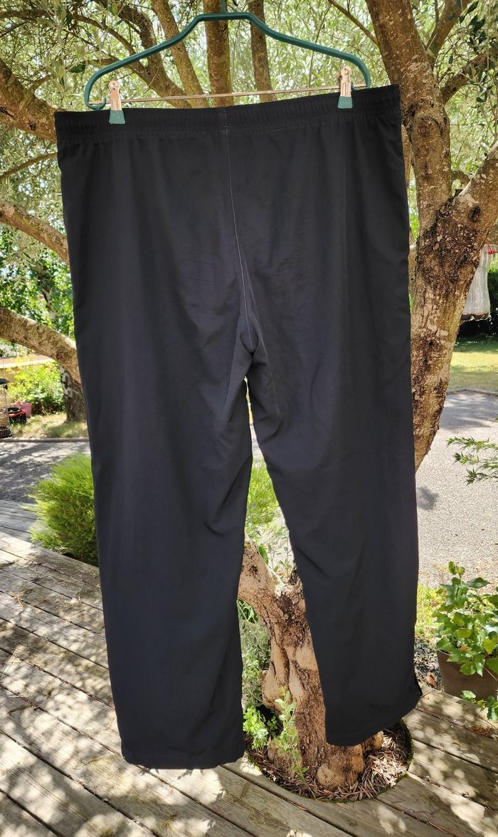 Bas de jogging homme   Lacoste.  Taille 2 XL/ 3 XL - photo numéro 3