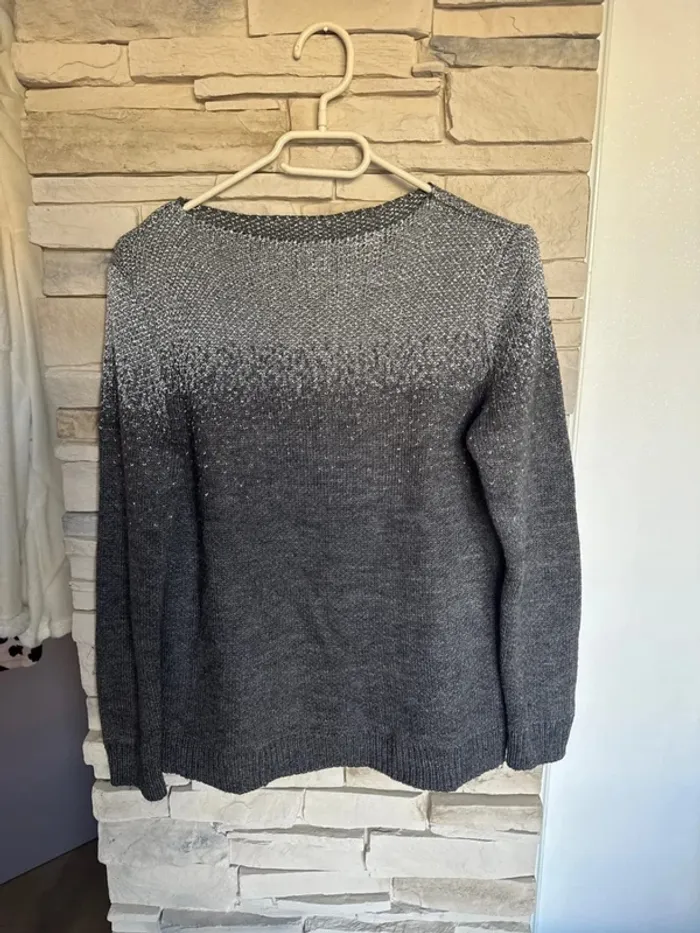 Pull Gris et argenté. - photo numéro 2