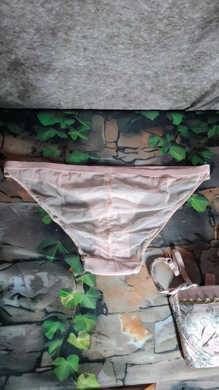 Ensemble lingerie soutien-gorge push up culotte - photo numéro 4