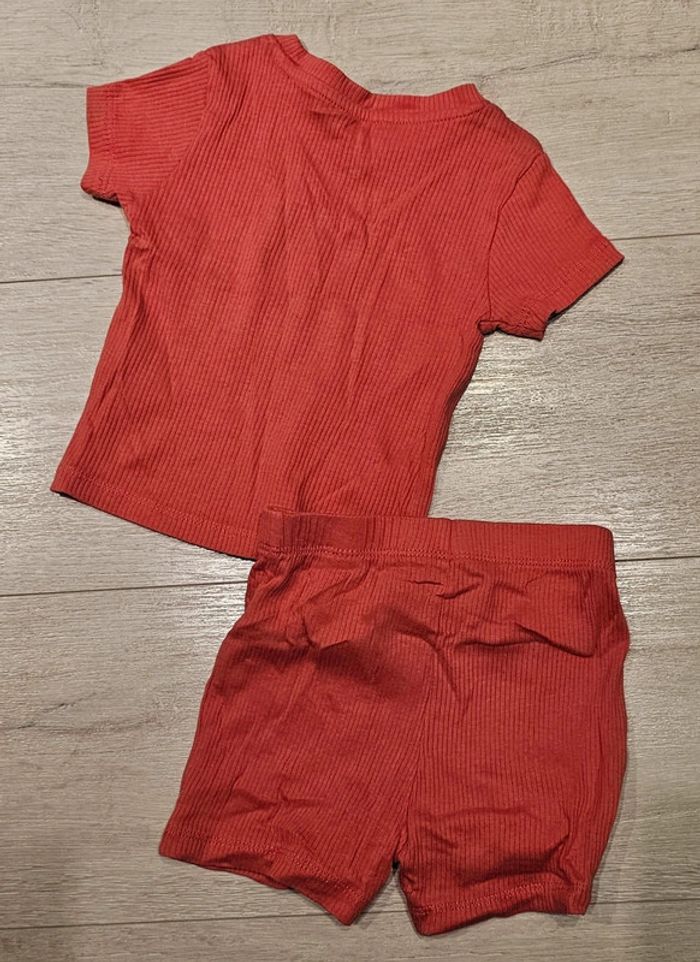 Ensemble t-shirt et short 6-9M / 74 cm - photo numéro 2