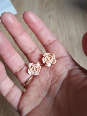 Clous d'oreilles en forme de rose