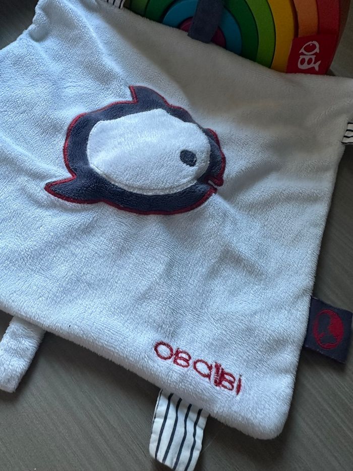 Doudou plat carré blanc étiquettes poisson bleu blanc rouge Obaïbi - photo numéro 3