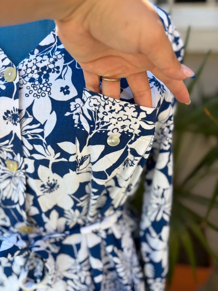 Robe blouse à motif fleuri - des années 70 - en très bon état - taille 42/XL - photo numéro 3