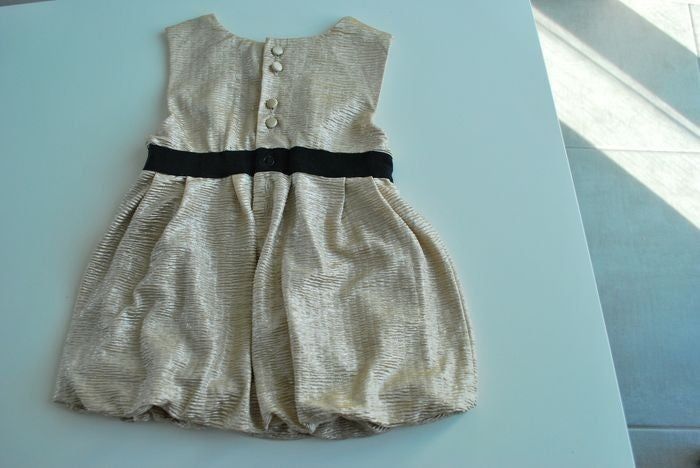 Robe de fête taille 9 mois