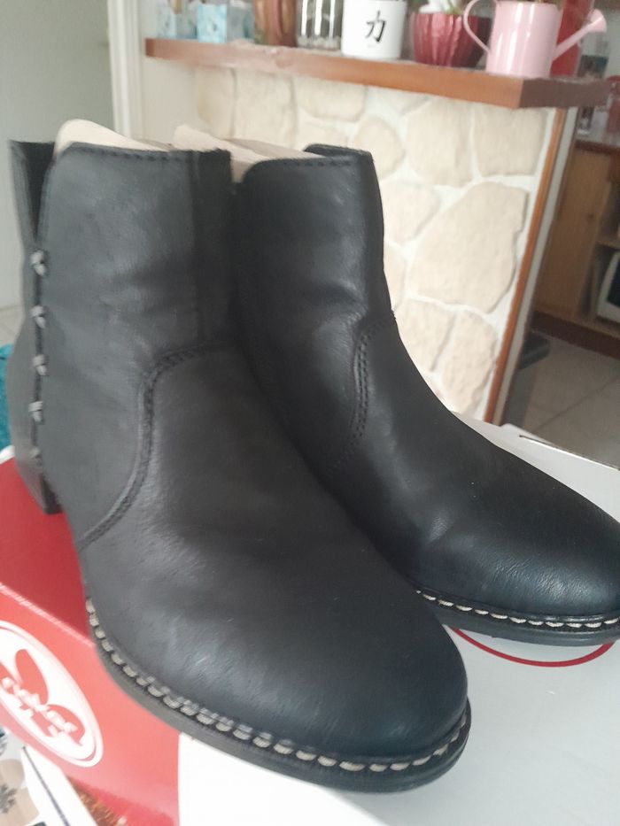Bottines basses noires rieker taille 36