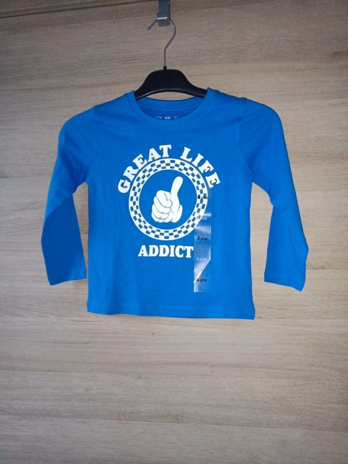 30. T-shirt U Essentiel 4ans 104cm