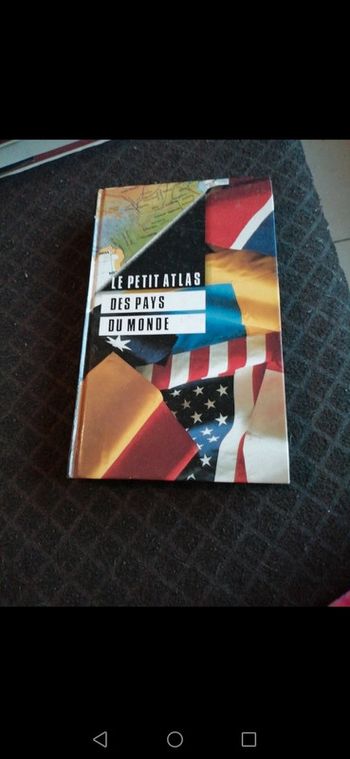 Livre : le petit Atlas des pays du monde