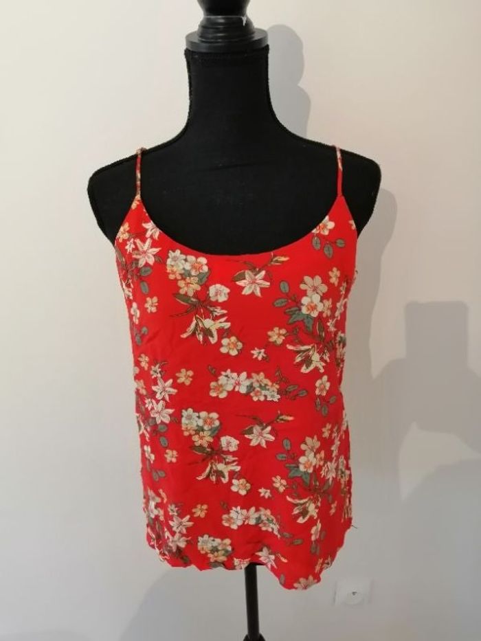 Joli débardeur fleuri rouge taille L