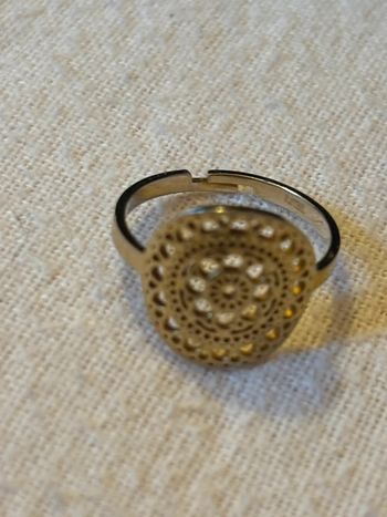 Bague doré neuve ajustable