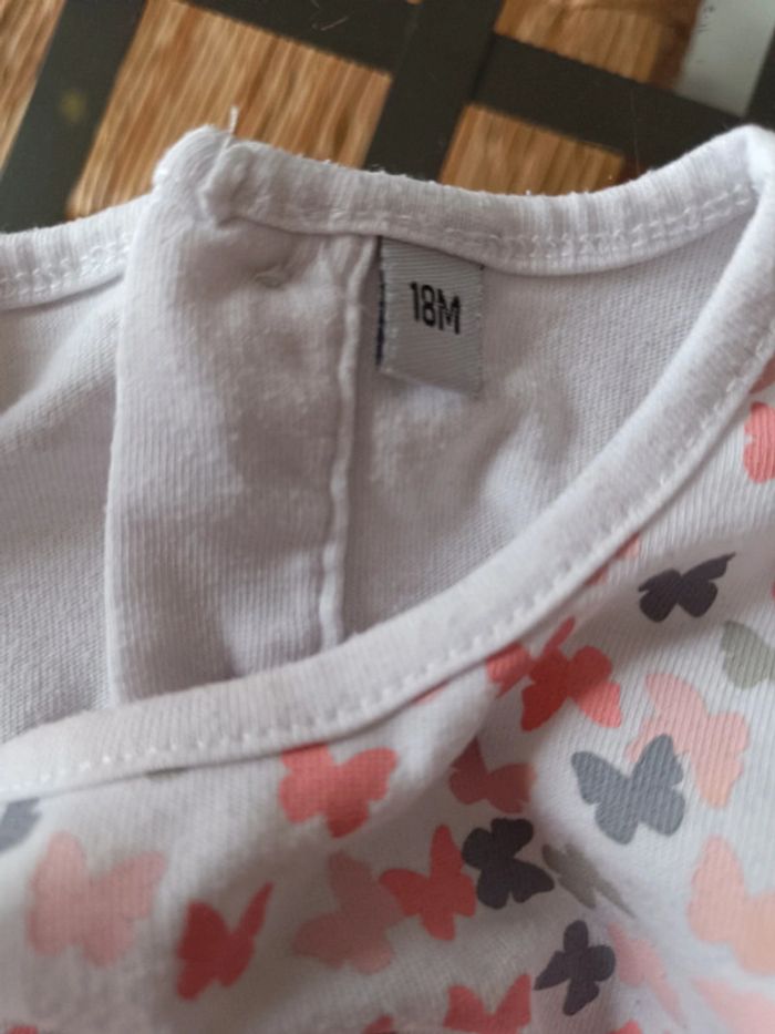 T-shirt papillons - photo numéro 3