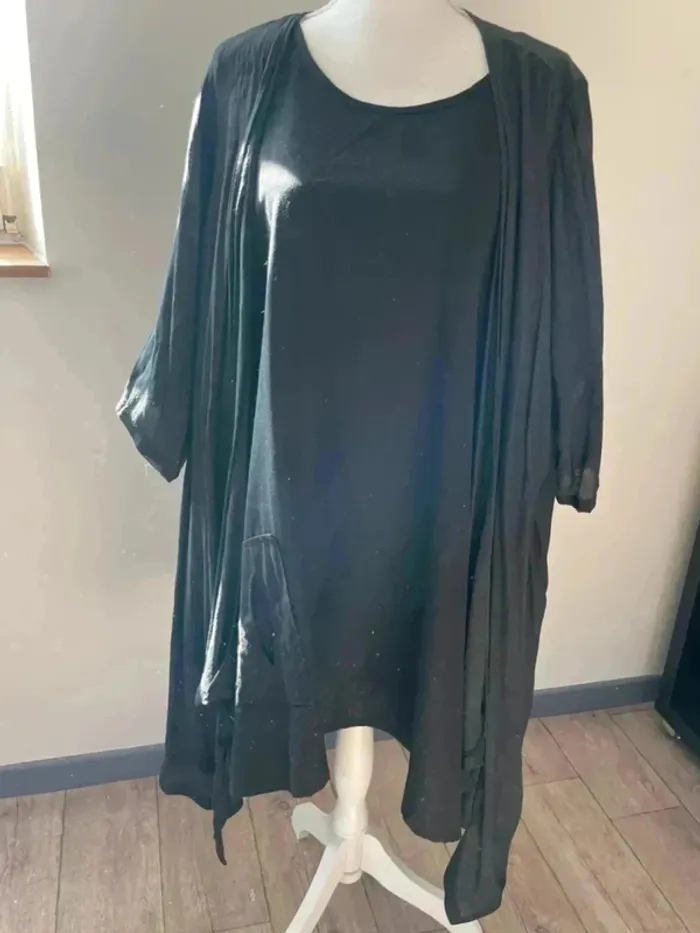 Robe noire + veste   taille 5