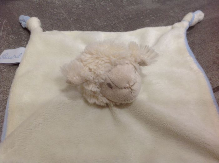 Doudou plat mouton écru / bleu ciel - photo numéro 2