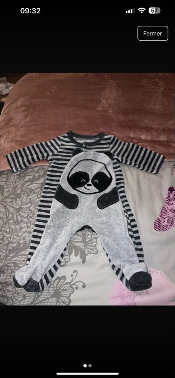 Pyjama taille 1 mois, très bon état
