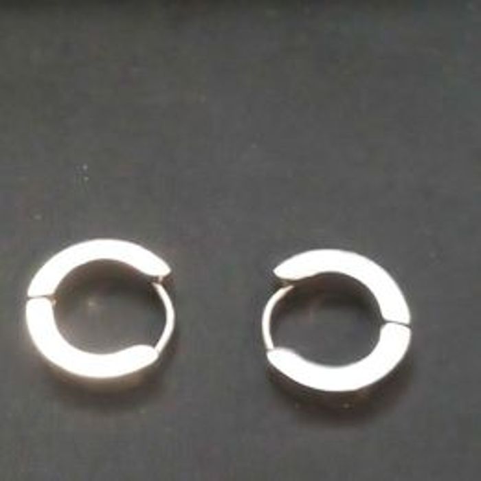 Boucles d'oreilles rondes avec araignées - photo numéro 4