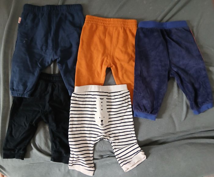 Lot pantalons garçon 6 mois - photo numéro 2