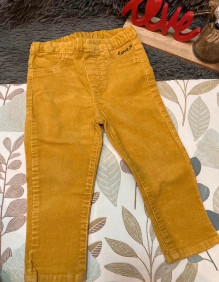 Pantalon H&M. taille 86 cm